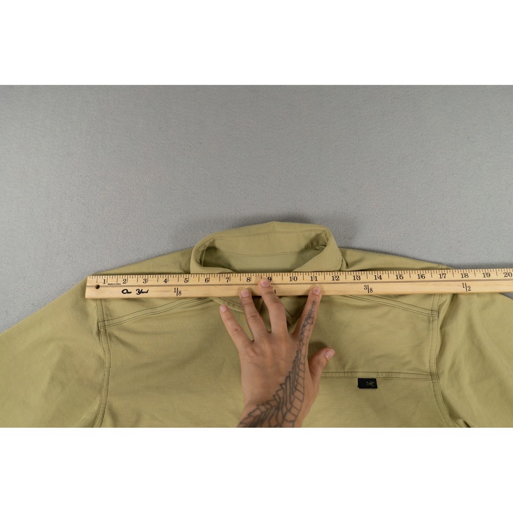 Arc'teryx Mens Polo Shirt Captive Short Sleeve Pocket Tan Khaki Size M Gorpcore image 8
